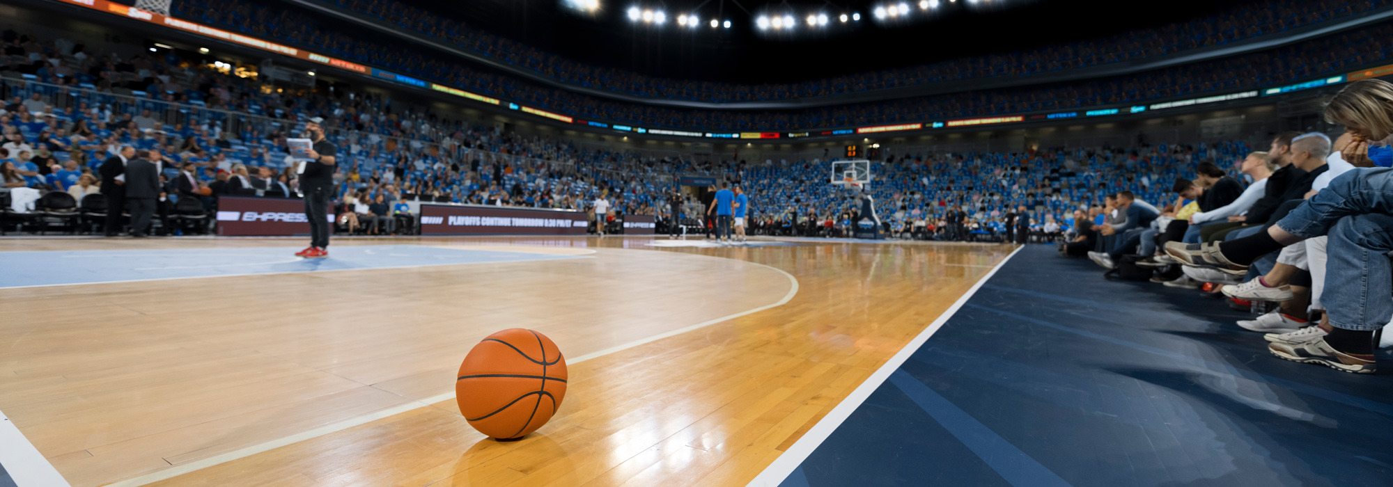 Basketball auf Spielfeld